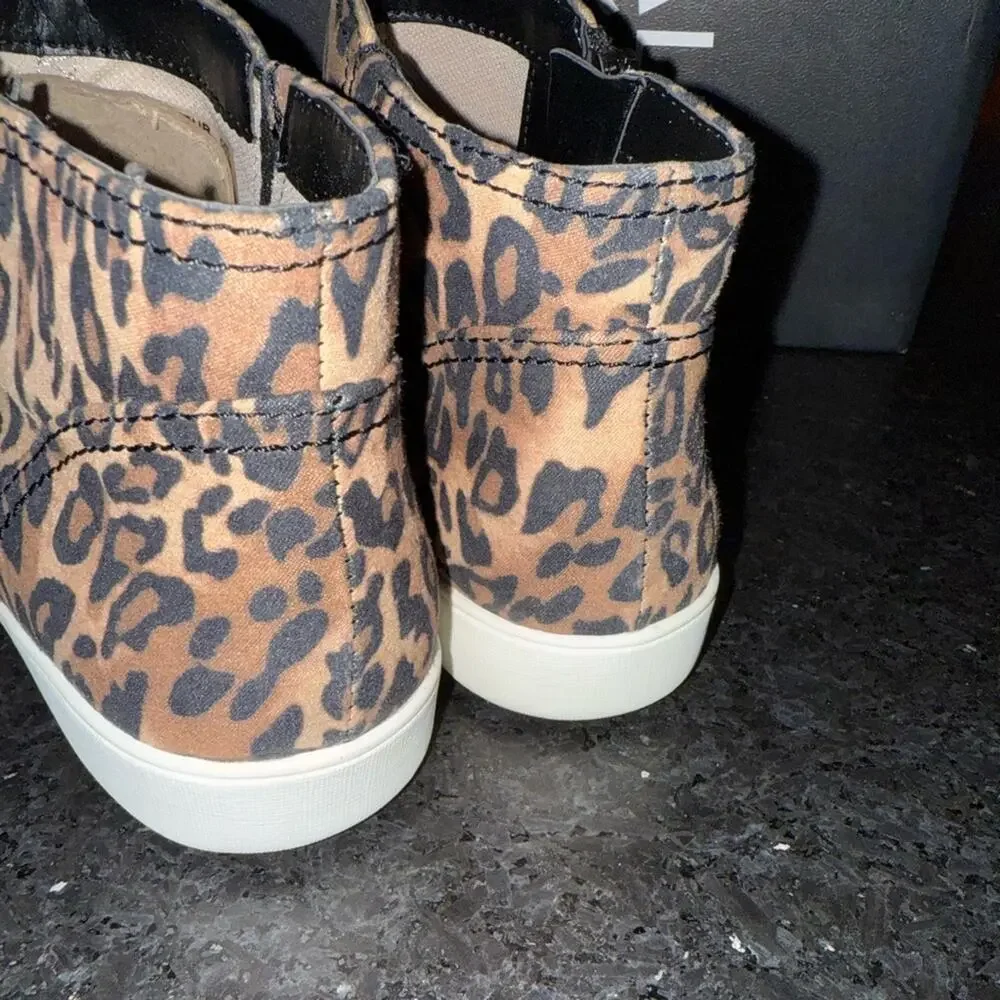 NEW NATURALIZER Leopard Print Miranda Booties High top Sneakers Zipper Side Sz 9